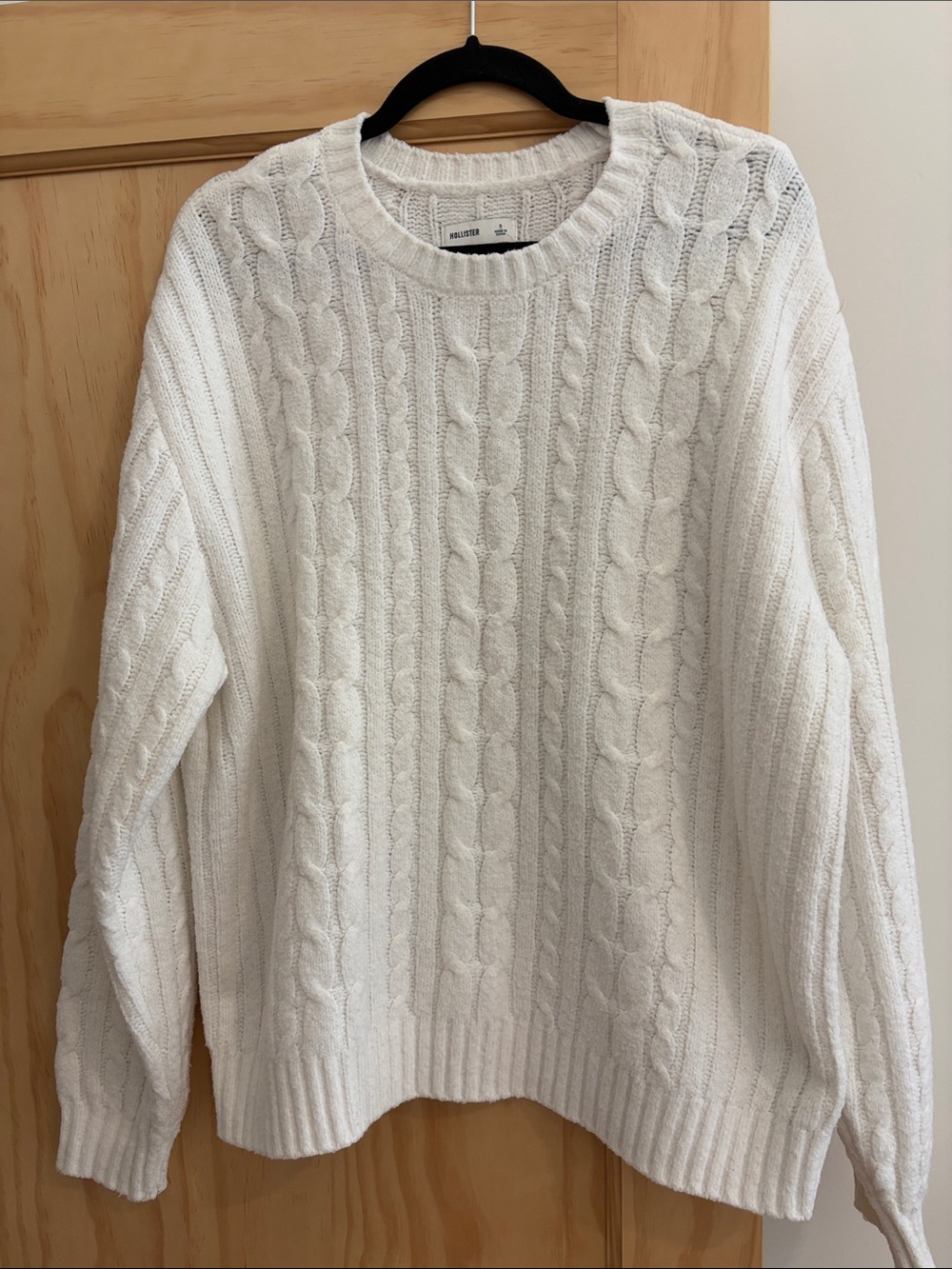 Hollister ivory cable knit sweater